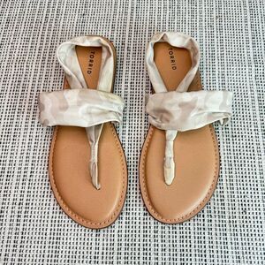Torrid Fabric T-Strap Sandal in Tan Beige Camo size 10.5WW